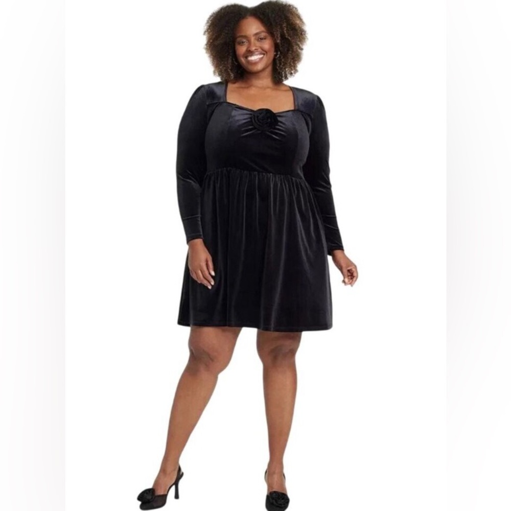 NEW Ava & Viv Elegantā Black Velvet Dress